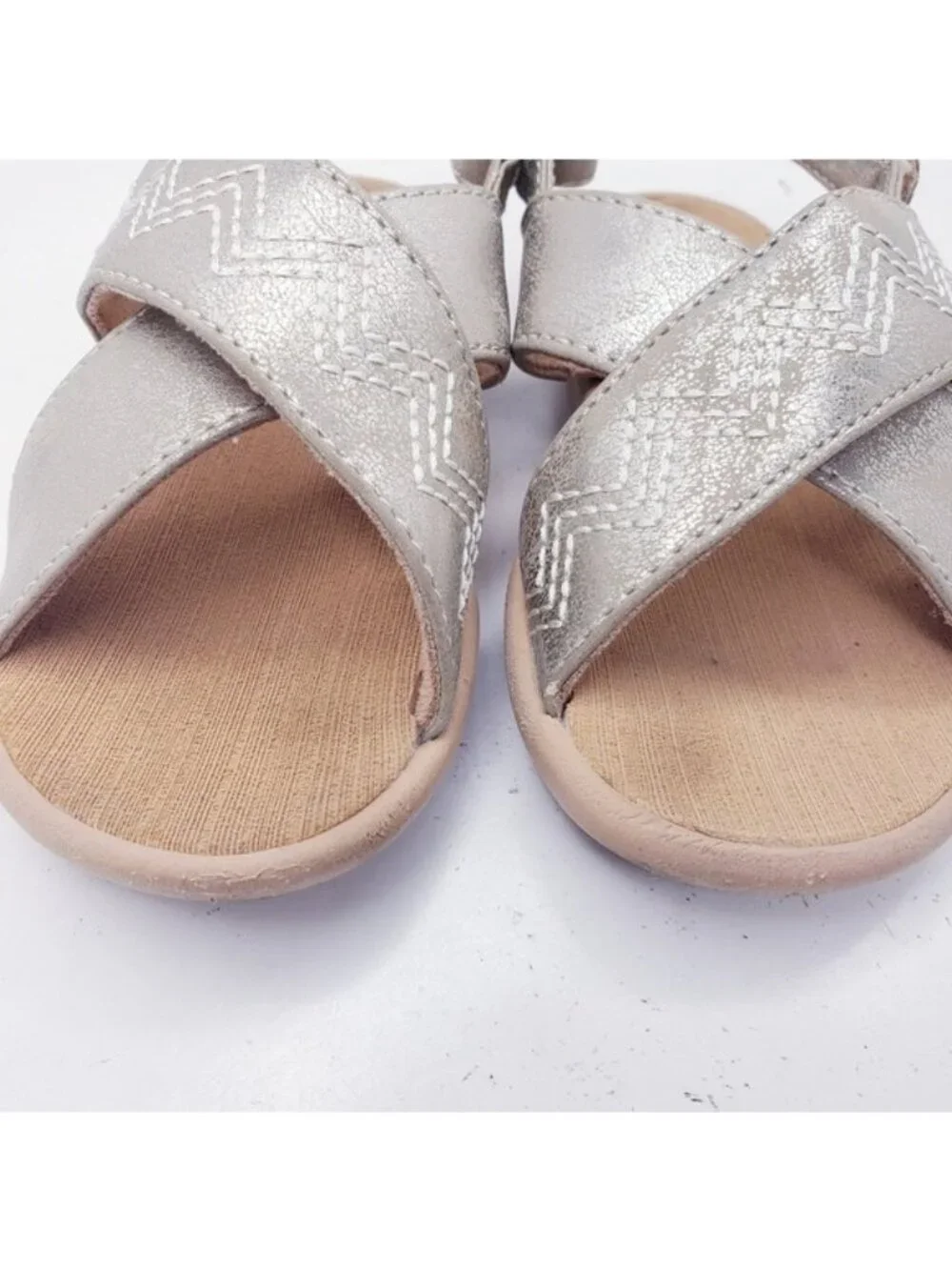 Toms Desert Taupe Shimmer Faux Leather Tiny Viv Sandals Girls Toddler Size 8
